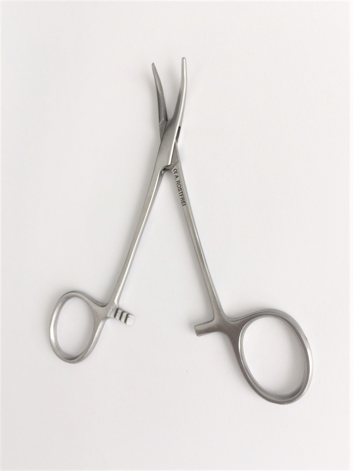 Pinza mosquito curva sin dientes [13cm]