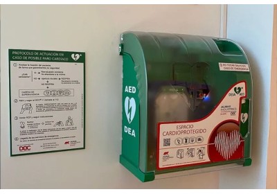 La importancia de contar con un desfibrilador en tu centro: prevención, rapidez y responsabilidad